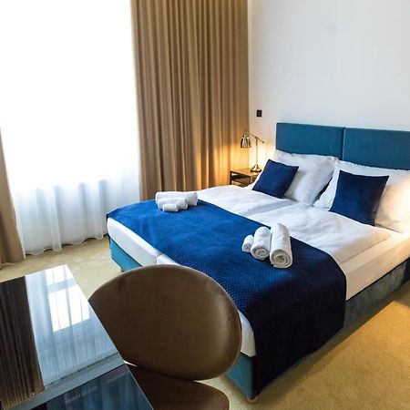 Apart Hotel Golden Apartments 科希策 外观 照片