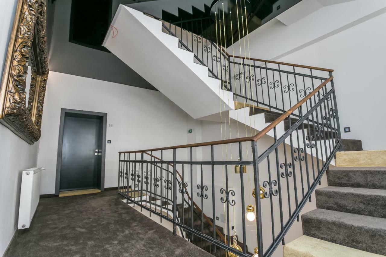 Apart Hotel Golden Apartments 科希策 外观 照片