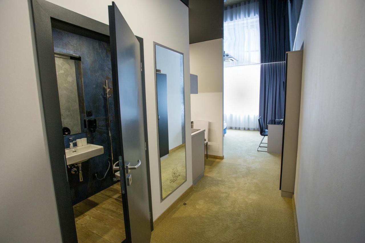 Apart Hotel Golden Apartments 科希策 外观 照片